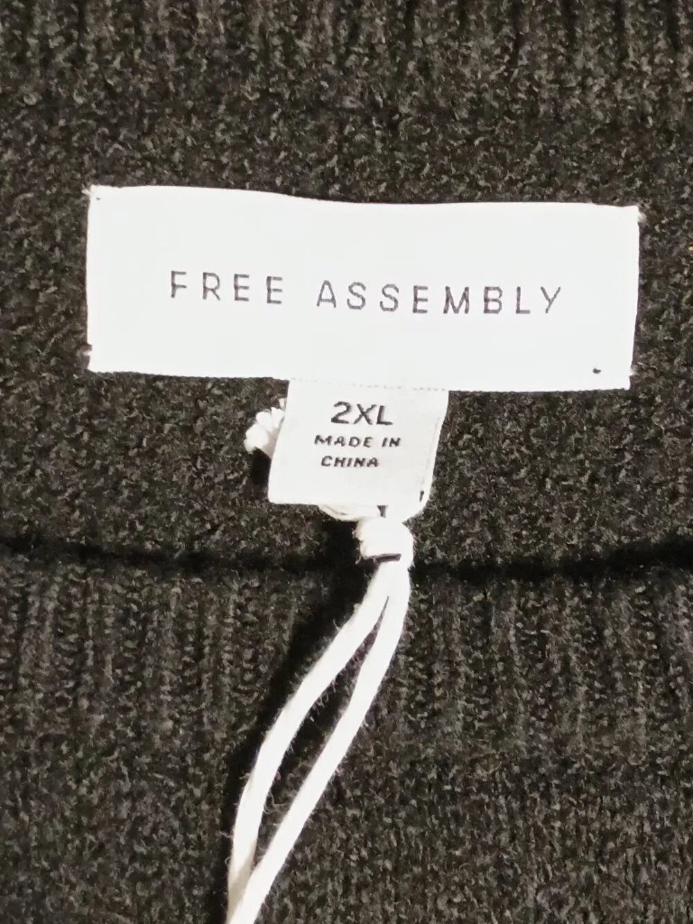 Free Assembly Men’s Fair Isle Crewneck Sweater Black Cream Red Nordic Winter NWT